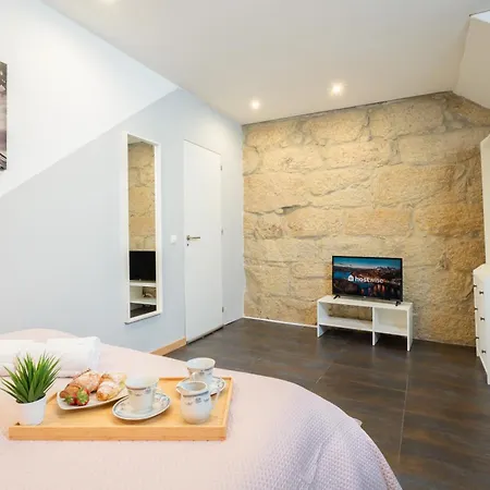Host Wise - Charming Spacious Duplex House Dom wakacyjny *