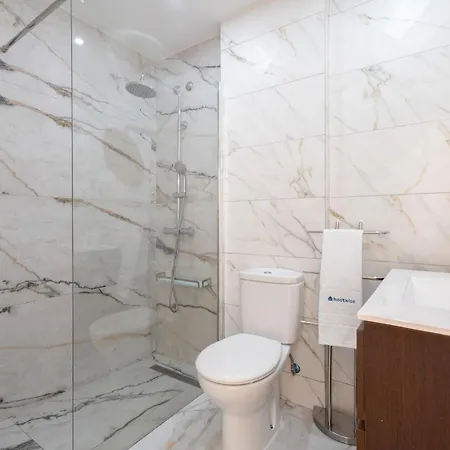 Host Wise - Charming Spacious Duplex House Dom wakacyjny