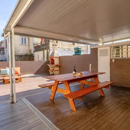 Сasa de vacaciones Host Wise - Charming Spacious Duplex House São Mamede de Infesta
