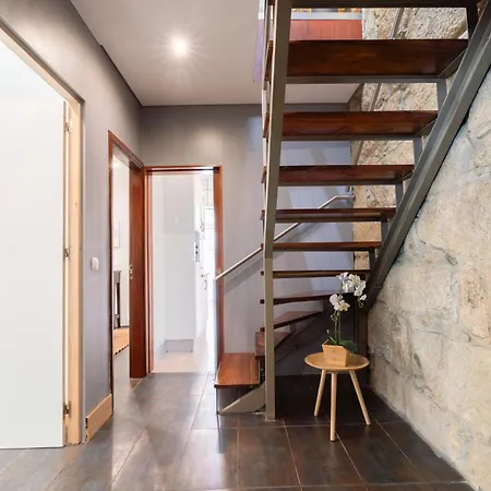 Dom wakacyjny Host Wise - Charming Spacious Duplex House *
