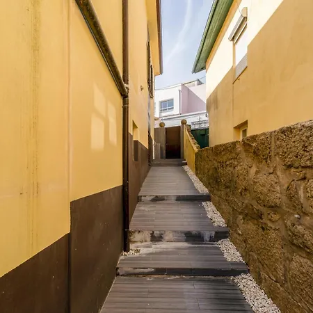 Host Wise - Charming Spacious Duplex House São Mamede de Infesta